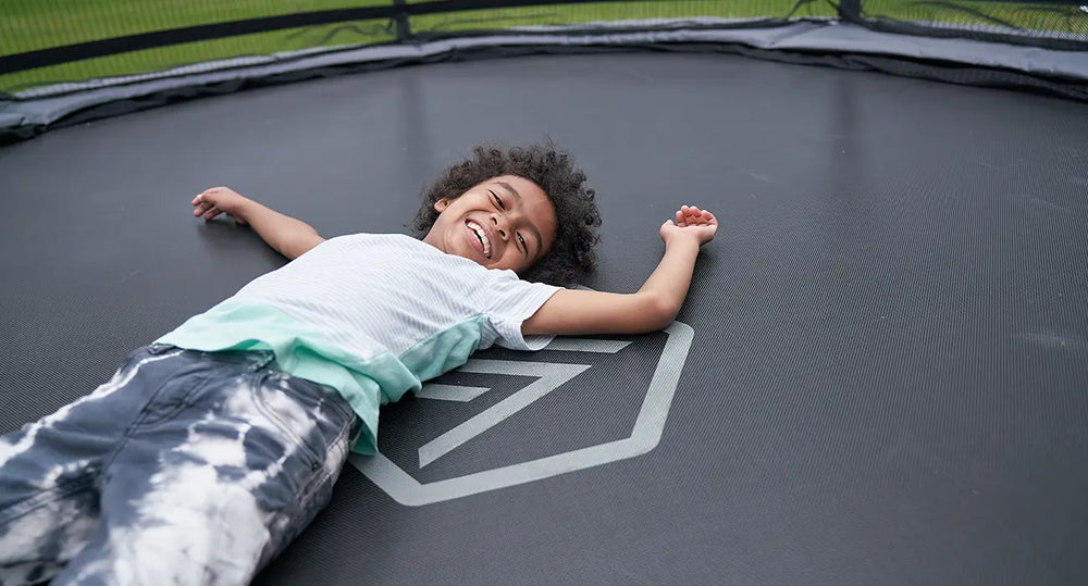 Trampolinspringen kann Kindern mit Autismus helfen